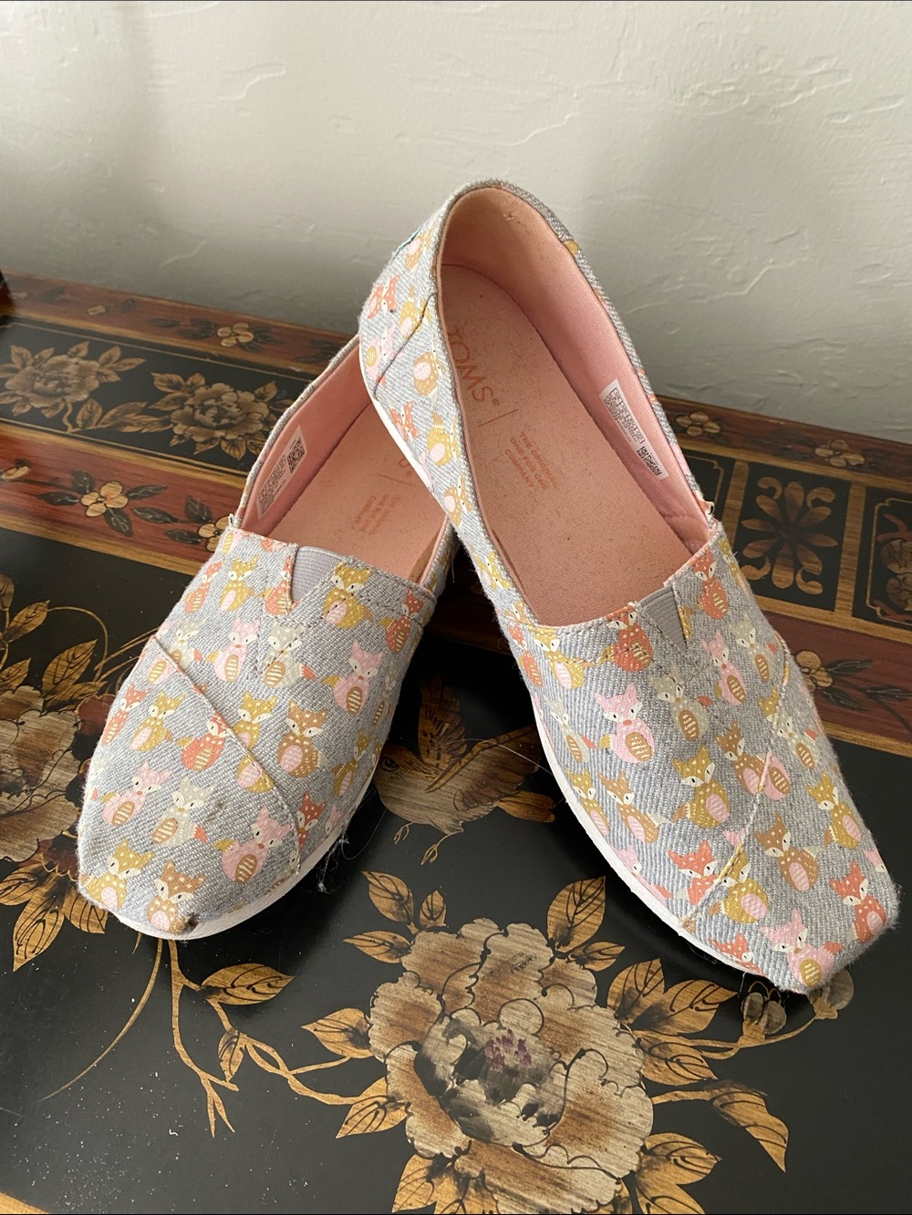 Toms Slip-On Flats in Light Gray with Pink and Peach Floral Accents